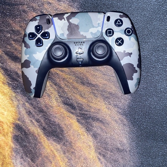 Playstation 5 , barely play it , for cheap , multiple items included - Picture 11 of 12